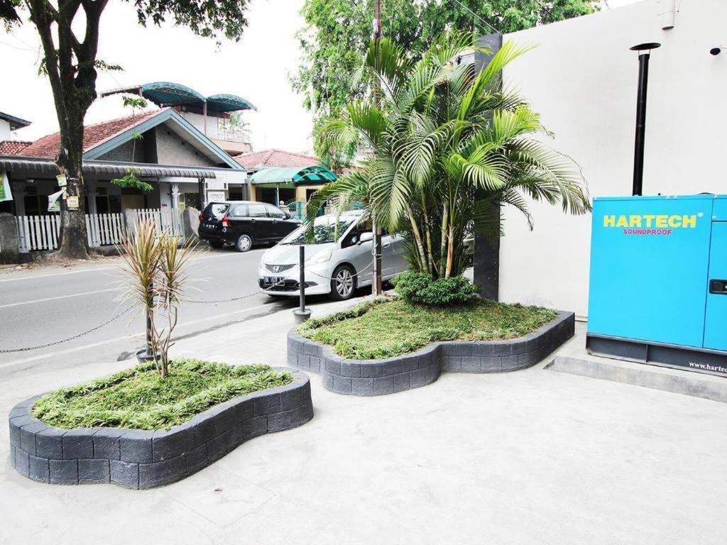 Amaliun Hotel Medan Exterior foto