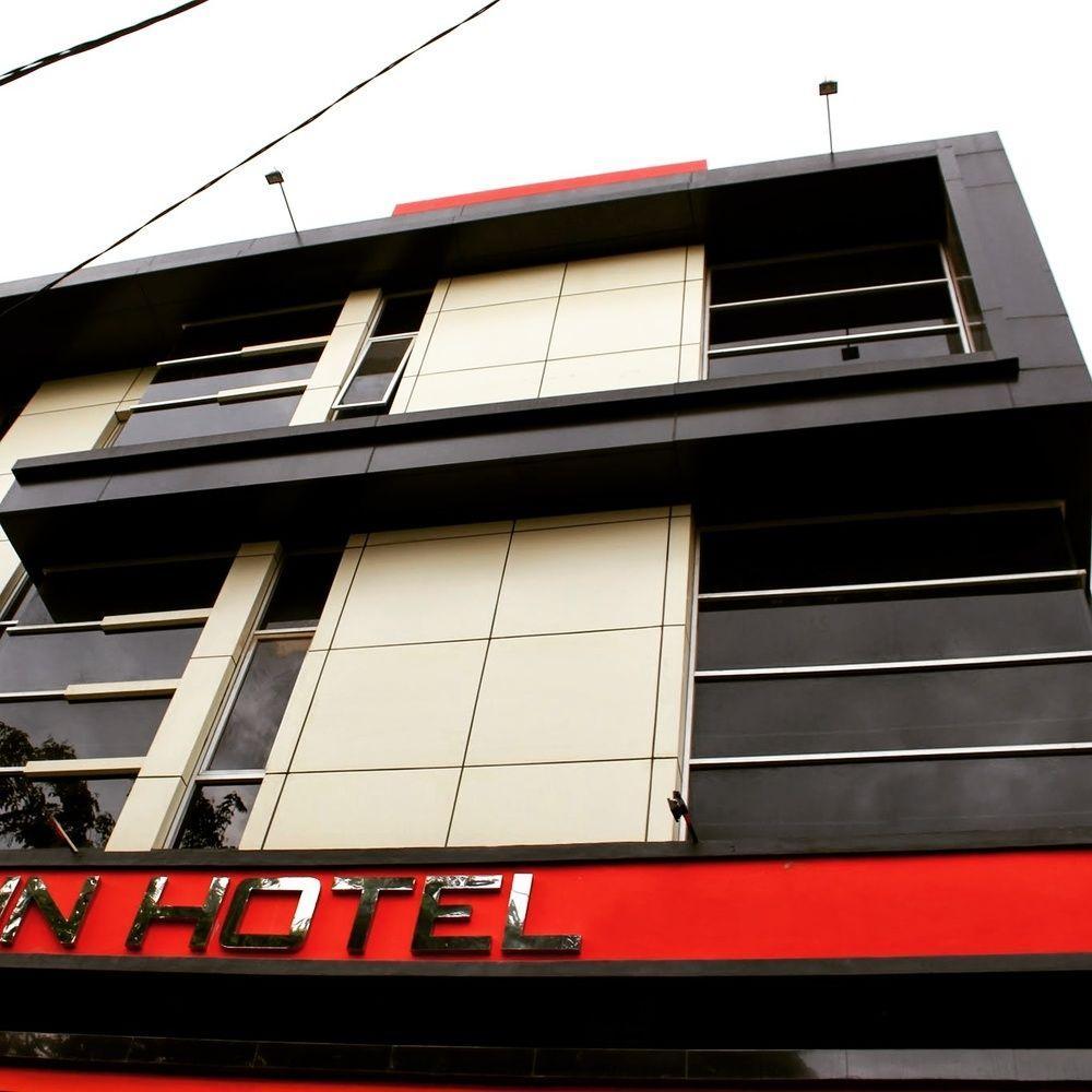 Amaliun Hotel Medan Exterior foto