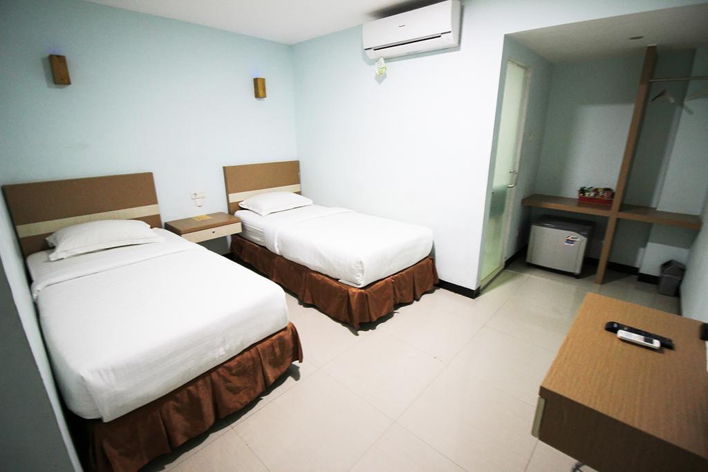 Amaliun Hotel Medan Exterior foto