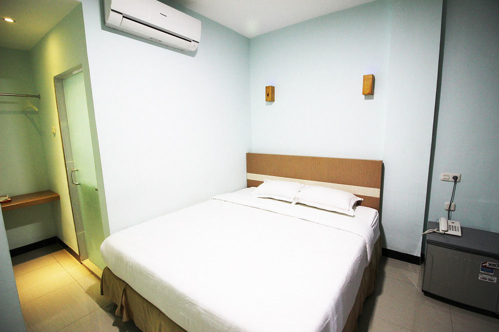 Amaliun Hotel Medan Exterior foto